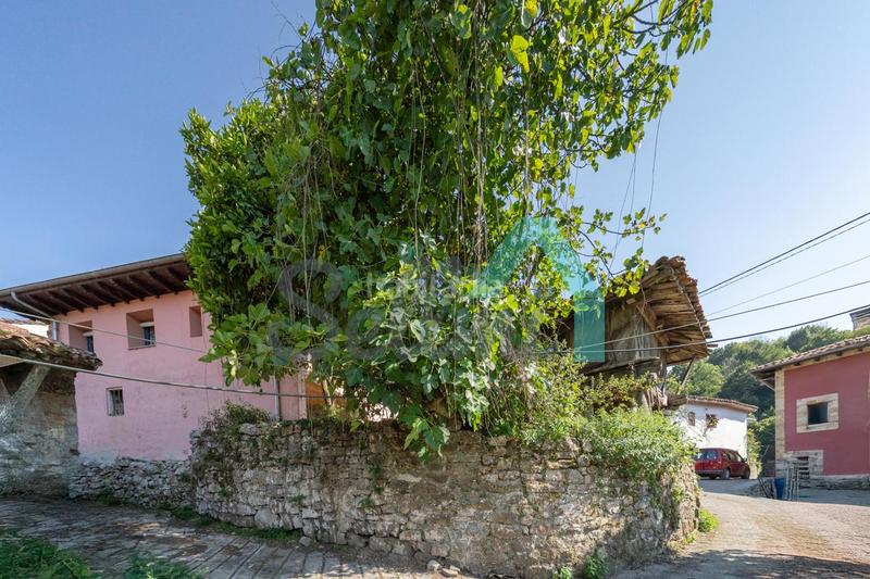 Foto 78dfa8c9-26ed-46ec-ab2a-4fb81979be38. Haus mit heizung in Parres