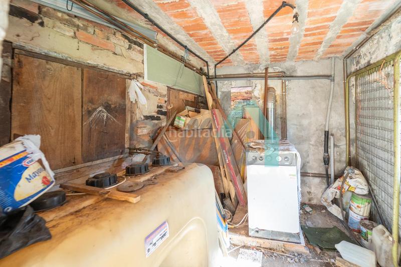 Foto 7c365865-58e1-4da7-aa47-45d84d45e48c. Haus mit heizung in Parres