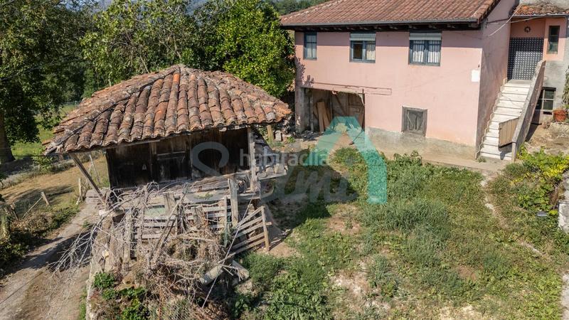 Foto 81b04569-9f6c-407e-93da-9ebbda57892d. Haus mit heizung in Parres