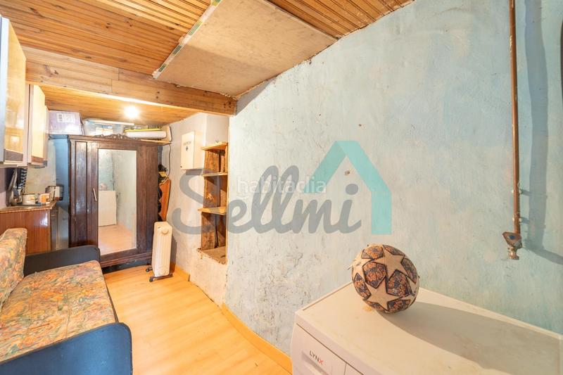 Foto 8da1a3ca-6fdc-41b0-8d91-af9898b61fb6. Haus mit heizung in Parres