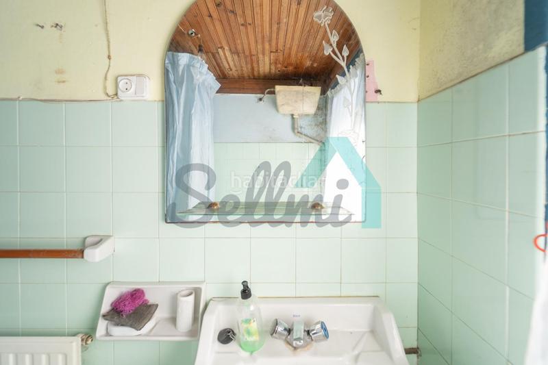 Foto ab300caf-4d20-4b63-aad2-17db4912ceee. Haus mit heizung in Parres