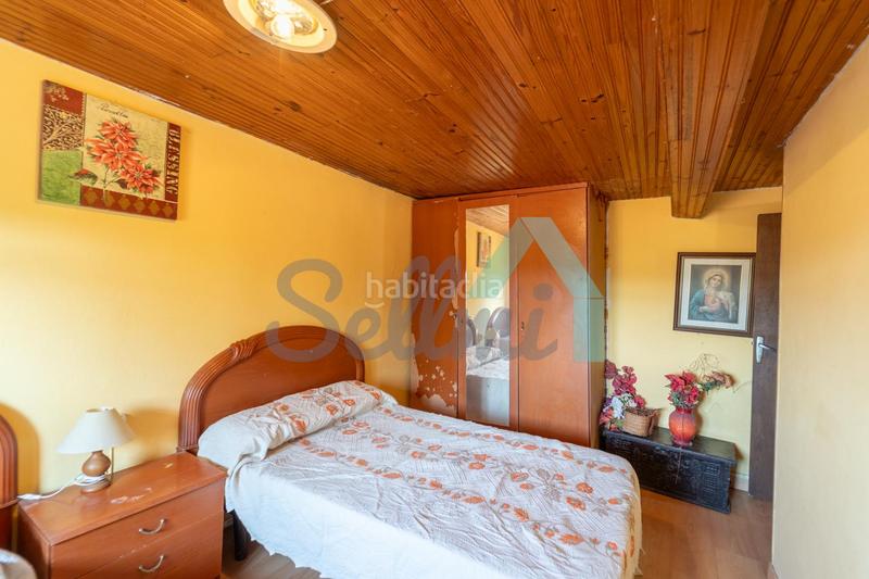 Foto c0ac4b45-4fd6-4bf2-9e15-8bef22afd8b5. Haus mit heizung in Parres