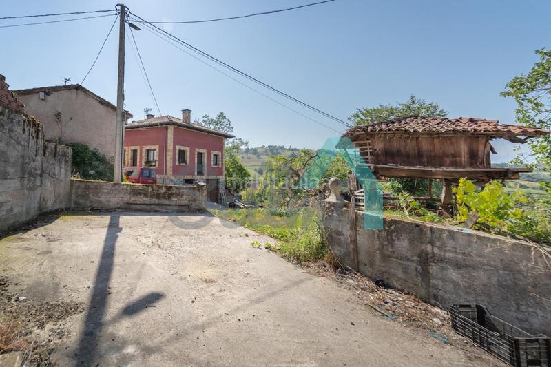 Foto e532268d-69e4-4e9d-b078-25fbf1818061. Haus mit heizung in Parres