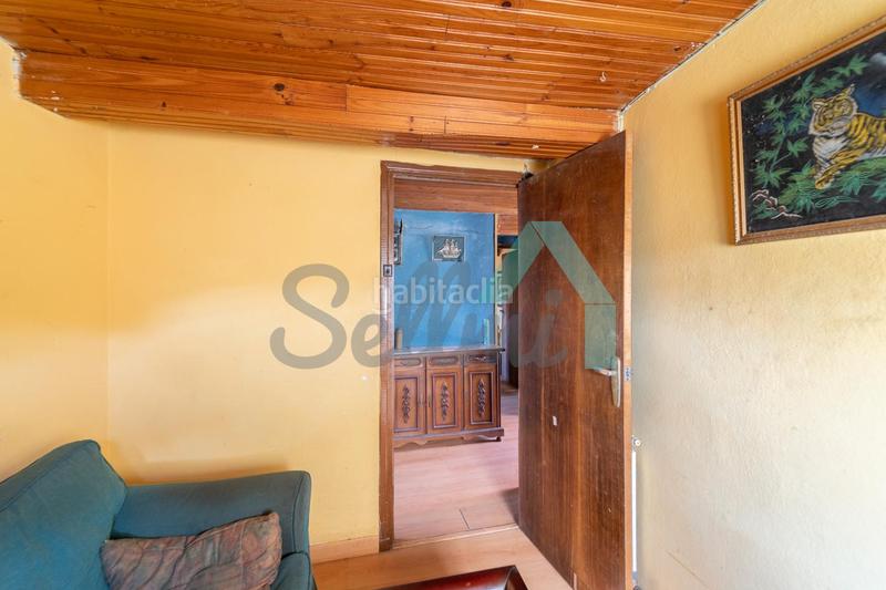 Foto e973afe8-d625-4c97-81af-53bfbdd62c68. Haus mit heizung in Parres