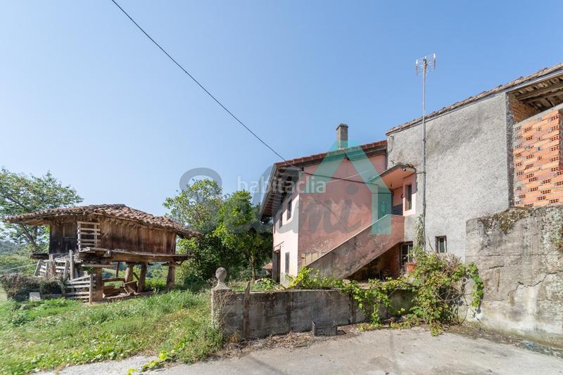 Foto f9b10d02-94a1-425c-acae-b601f8b67750. Haus mit heizung in Parres