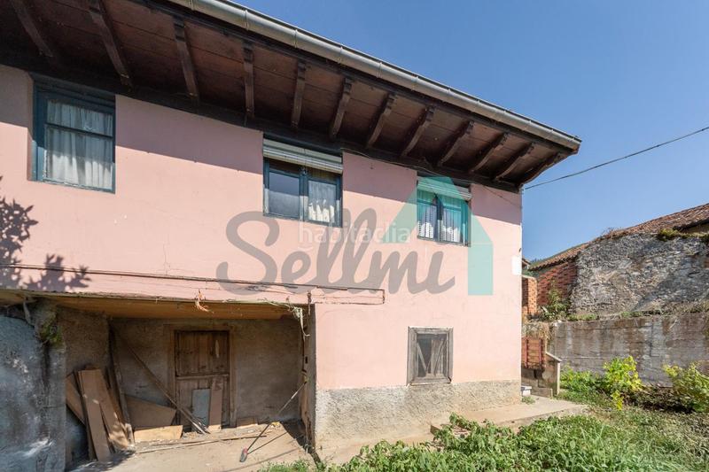 Foto fc2608ba-87bd-4f60-b100-bf05fe0815e2. Haus mit heizung in Parres