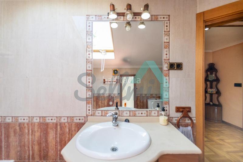 Foto 1f366b03-282b-40bf-aa39-b9961a6a6c19. Casa con riscaldamento parcheggio in Carbayin-Lieres-Valdesoto Siero