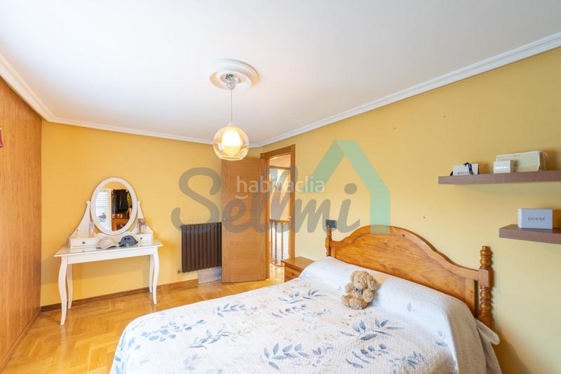 Foto 24a6d32a-a343-4b80-90cc-7a2012875aba. Casa con riscaldamento parcheggio in Carbayin-Lieres-Valdesoto Siero