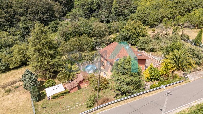 Foto 4ece39cc-b3bc-47b8-9428-43e1aeb1c8dc. Casa con riscaldamento parcheggio in Carbayin-Lieres-Valdesoto Siero