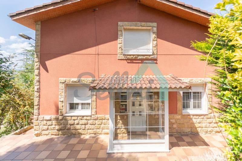 Foto 82fca413-aa60-44c6-a9a1-cec7e7ee1590. Casa con riscaldamento parcheggio in Carbayin-Lieres-Valdesoto Siero