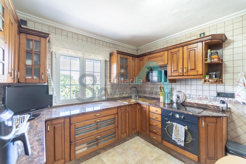 Foto 86e83899-cf12-42f8-8eb9-e70bb6dcaa5e. Maison avec chauffage parking dans Carbayin-Lieres-Valdesoto Siero