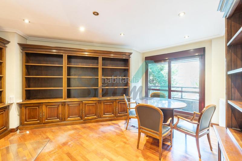 Foto 0c04f814-4988-48cb-8393-537faeedfc70. Location bureau avec chauffage dans Plaza de América Oviedo