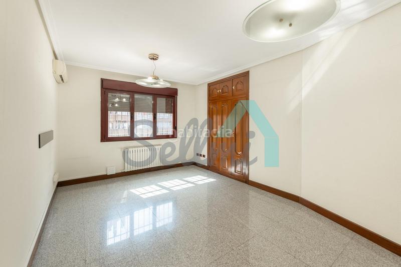 Foto 3ef59590-f531-4b3e-a593-47c395622265. Rent office space with heating in Plaza de América Oviedo