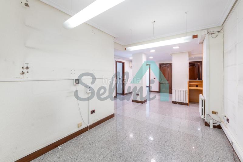 Foto 420e1426-ee1b-43e3-a138-2dcc8f30ddb4. Rent office space with heating in Plaza de América Oviedo