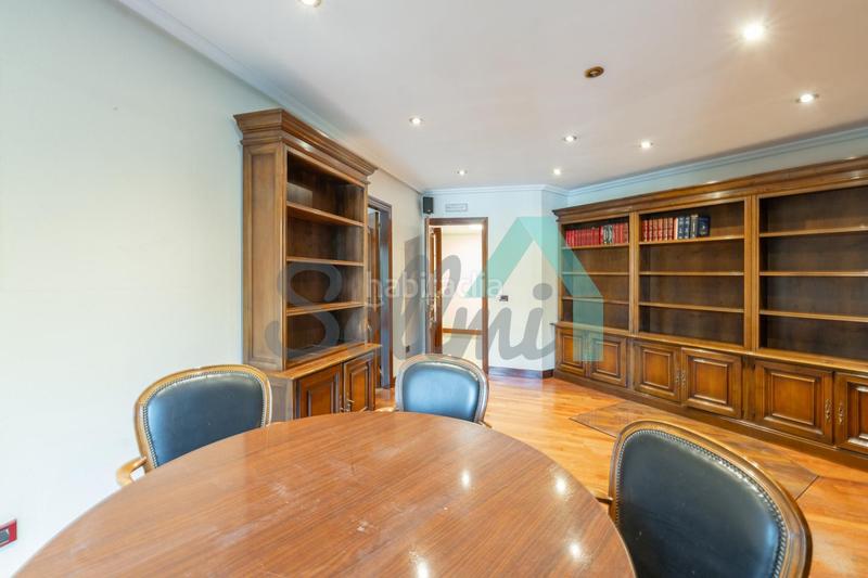 Foto 65f7031a-c837-4a1d-85ec-b2d1a0ad5c83. Rent office space with heating in Plaza de América Oviedo