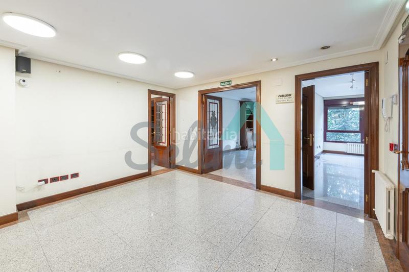 Foto 6878a84d-202f-4b67-8c61-ba25681c2984. Rent office space with heating in Plaza de América Oviedo