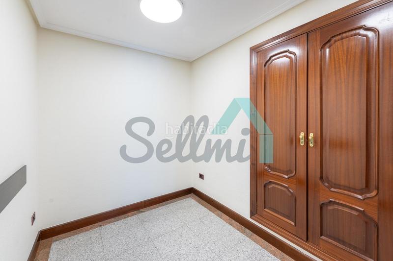 Foto 730efe1f-9753-4019-9bbb-9d3425a14502. Rent office space with heating in Plaza de América Oviedo