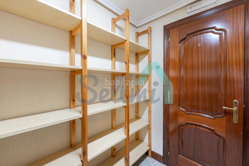 Foto 73a3cb95-1ad7-46c3-960c-13ae1afed214. Rent office space with heating in Plaza de América Oviedo