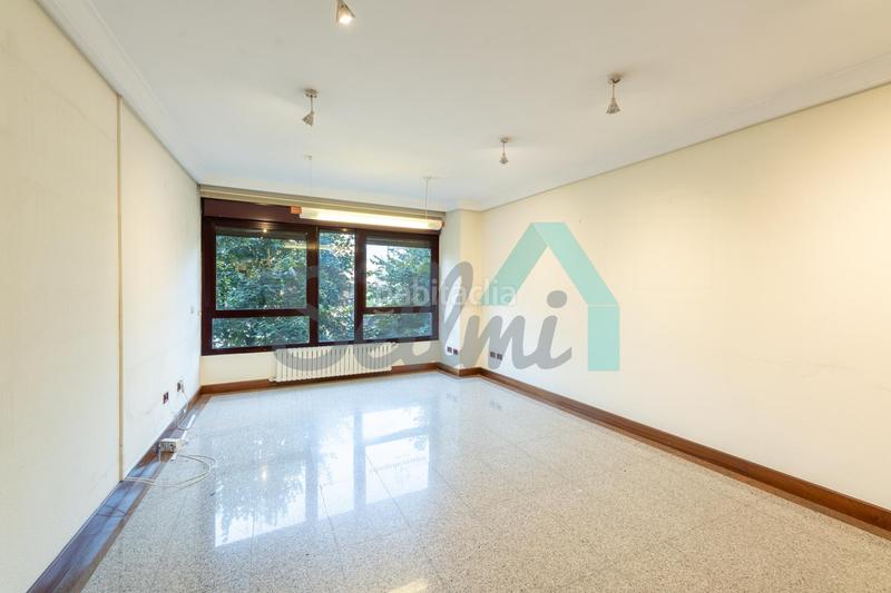 Foto 7c0577c8-64e6-44ac-b747-e910db2d37c3. Rent office space with heating in Plaza de América Oviedo