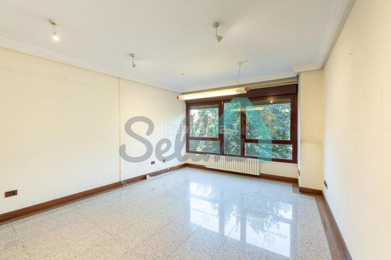 Foto 82e2a787-87db-4617-82cd-7643724d6d71. Rent office space with heating in Plaza de América Oviedo