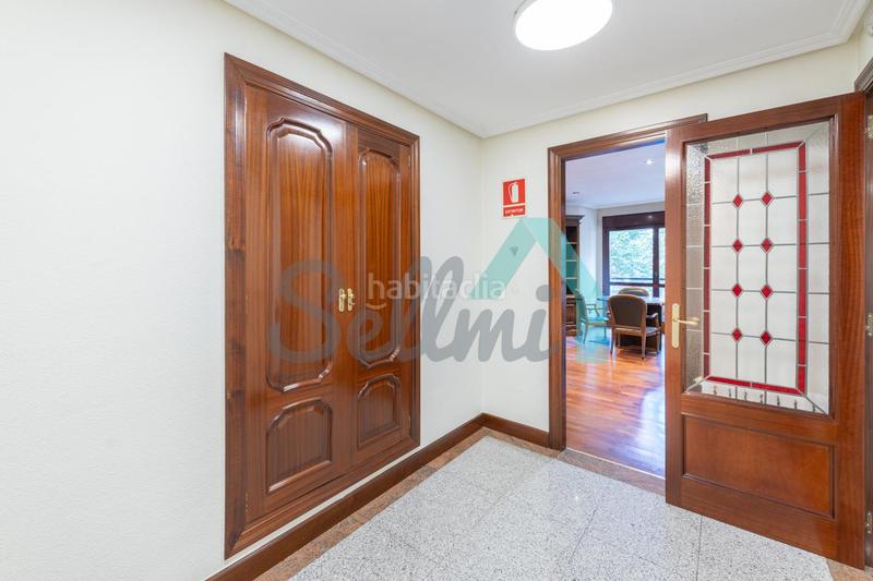 Foto 96990c41-6884-4581-a2e4-45897460adbd. Rent office space with heating in Plaza de América Oviedo