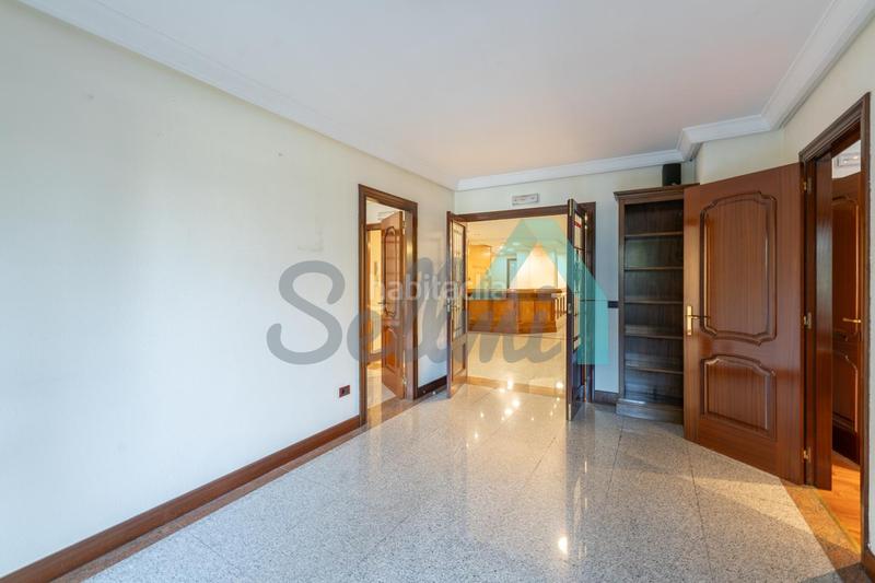 Foto 9d7c36c4-6f32-4a2c-a4ec-9da58023a24b. Rent office space with heating in Plaza de América Oviedo