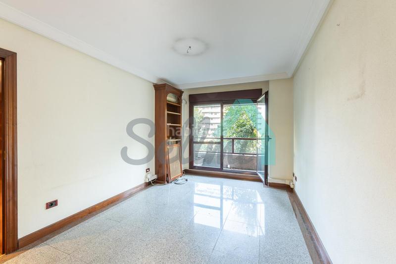 Foto a1d38803-822b-4d69-921f-be0fff2a05f1. Rent office space with heating in Plaza de América Oviedo