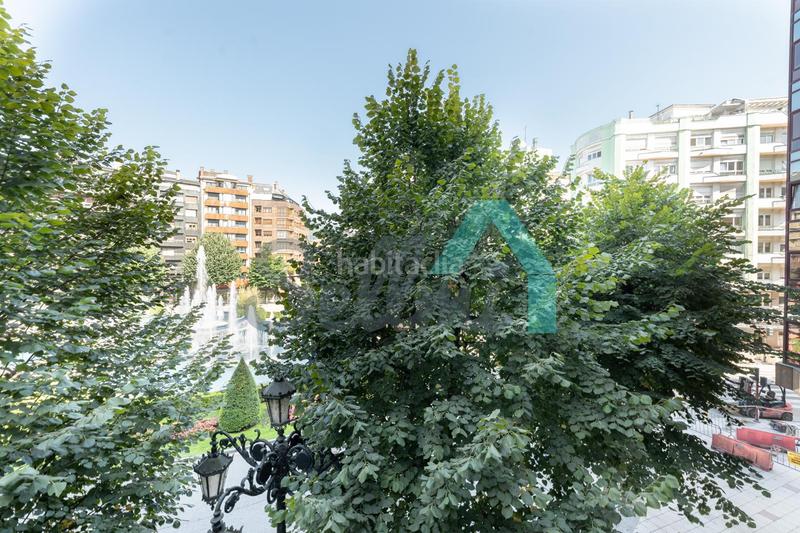 Foto c61b11cc-223f-4ce5-b958-6465d72bebf5. Rent office space with heating in Plaza de América Oviedo