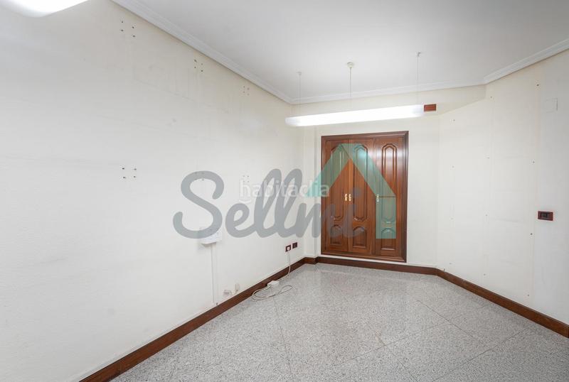 Foto c8598641-3df5-49aa-ae5d-7a09e2720948. Rent office space with heating in Plaza de América Oviedo