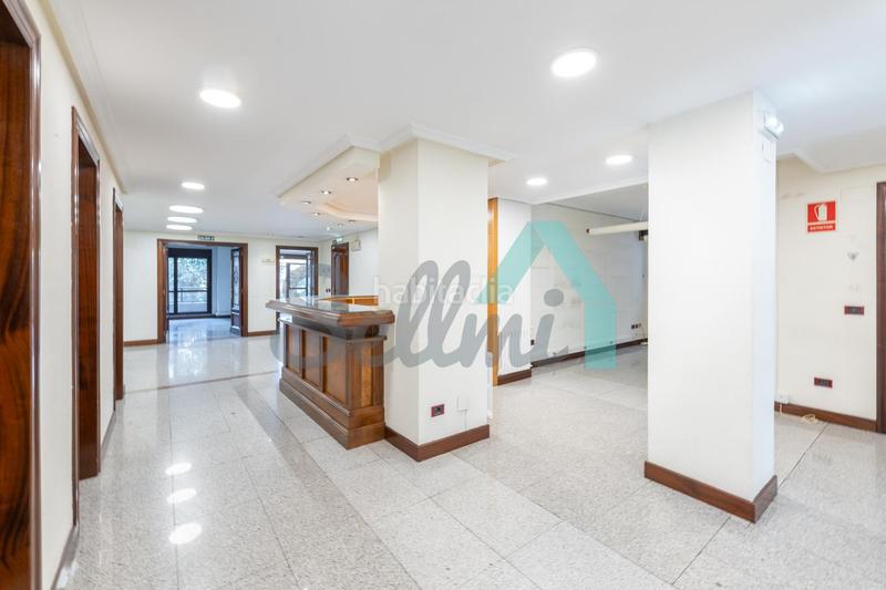 Foto d0e26556-bcc4-4e9a-bff8-f7a79214e911. Rent office space with heating in Plaza de América Oviedo