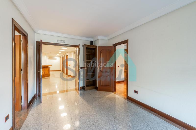 Foto d267ca92-c525-41d9-9ca3-cb47f4e32a4f. Rent office space with heating in Plaza de América Oviedo