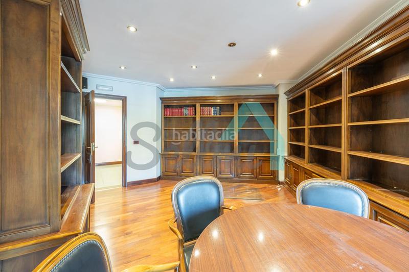 Foto d51e7941-c56f-49ad-8b9c-114b3885f8bb. Rent office space with heating in Plaza de América Oviedo