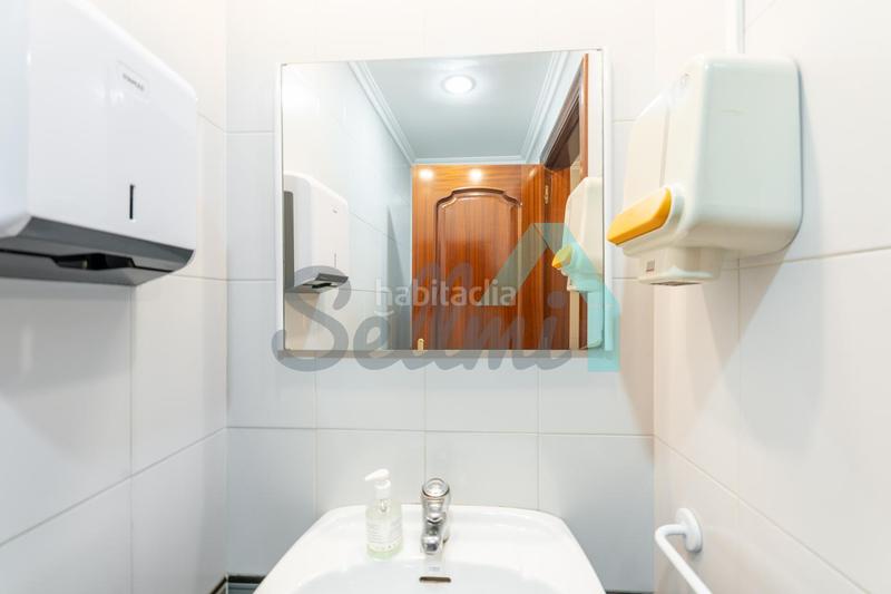 Foto e3869def-db76-442b-a34d-deacce2b3807. Rent office space with heating in Plaza de América Oviedo