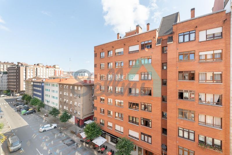 Foto 14e07f66-3625-4d53-8b07-83b9548fe38d. Rent flat with heating in Centro Avilés
