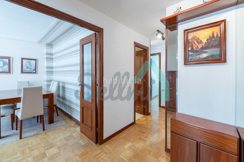 Foto b060fdac-dd50-4bb1-b7a4-9db9e47c1ea2. Rent flat with heating in Centro Avilés
