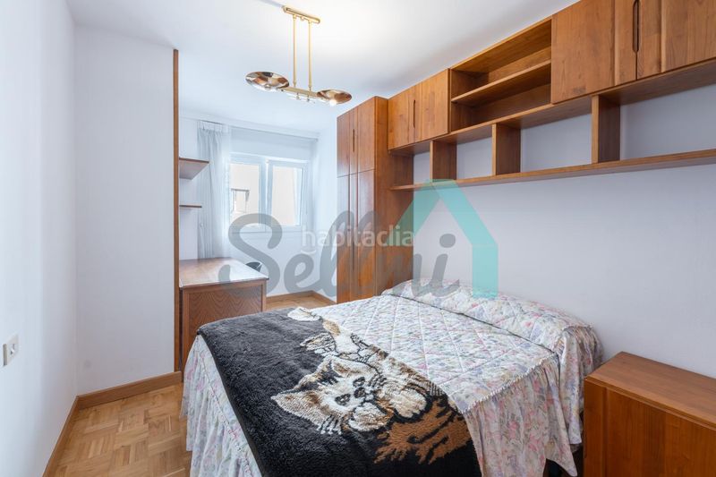 Foto b561daff-937c-4244-88f0-b54edc001775. Rent flat with heating in Centro Avilés