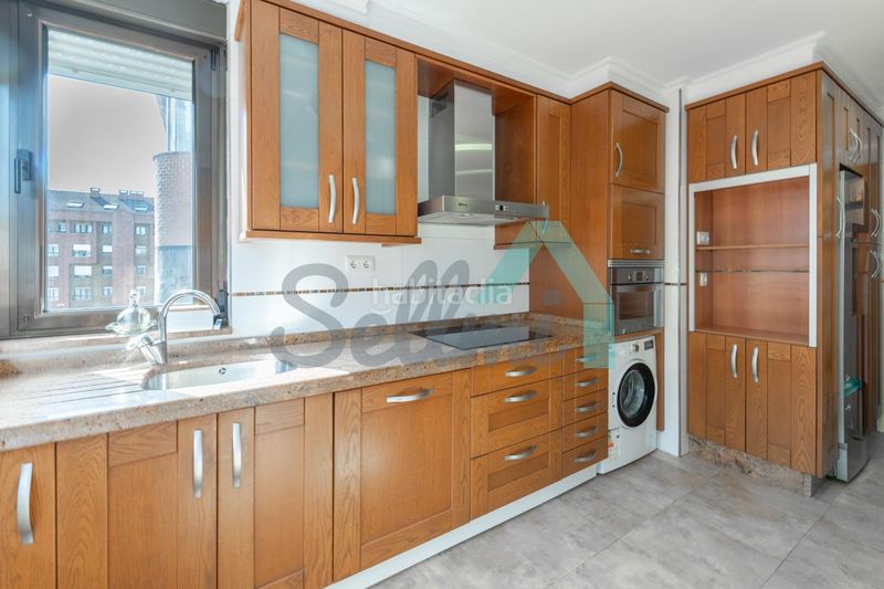 Foto db2ff3f0-ba52-43bf-91c6-4e41b13691e2. Rent flat with heating in Centro Avilés