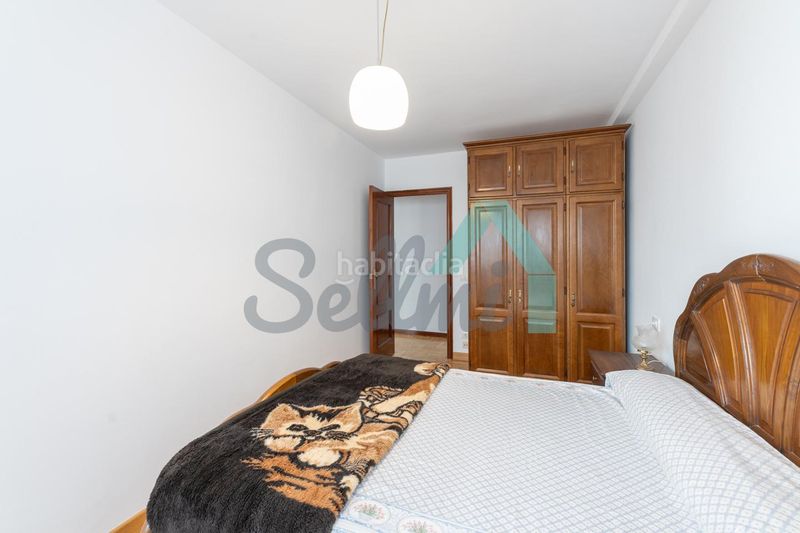 Foto f6c4667d-b63b-4647-8d35-f050859f3a71. Rent flat with heating in Centro Avilés