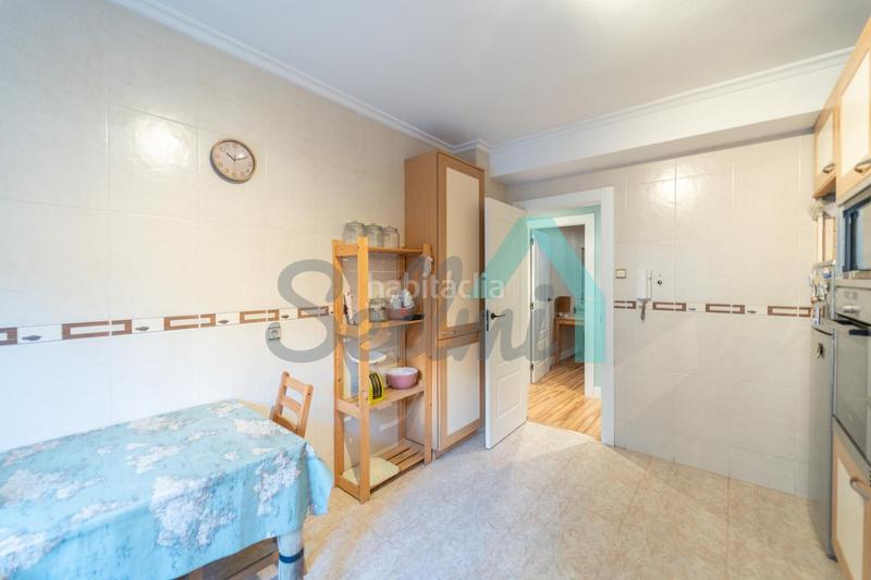 Foto cf962268-afae-46ea-8427-e313858de4c4. Piso en Laviada Gijón
