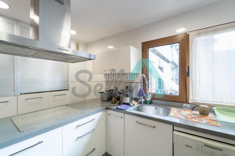 Foto 223f0cc1-8fc3-4c08-971f-b1e8eff39829. Etagenwohnung mit heizung parking in Laviada Gijón