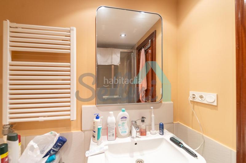 Foto 434cbe4c-de60-4610-a50a-1ca8c0318f59. Etagenwohnung mit heizung parking in Laviada Gijón