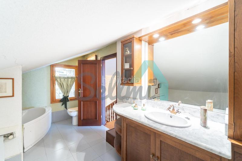 Foto a939c7bd-a18e-4f0b-808e-ebd19f98983e. Affitto casa con riscaldamento parcheggio in Ciudad Naranco - Prados de La Fuente Oviedo