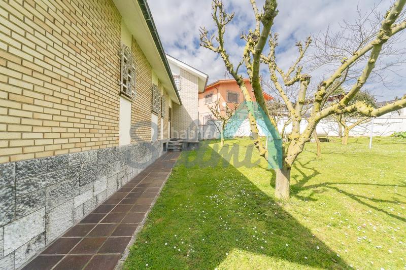 Foto 76bc0c6d-7d10-4420-8a99-11328ee1e18a. Alquiler casa en Ciudad Naranco - Prados de La Fuente Oviedo