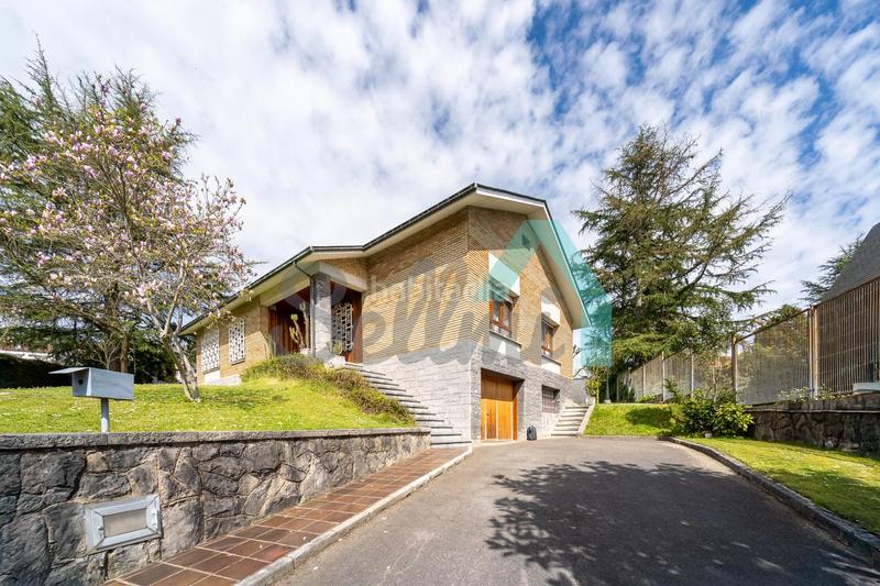 Foto b66f0cc1-080d-46a4-96e0-07e3f213a4fd. Miete haus mit heizung parking in Ciudad Naranco - Prados de La Fuente Oviedo