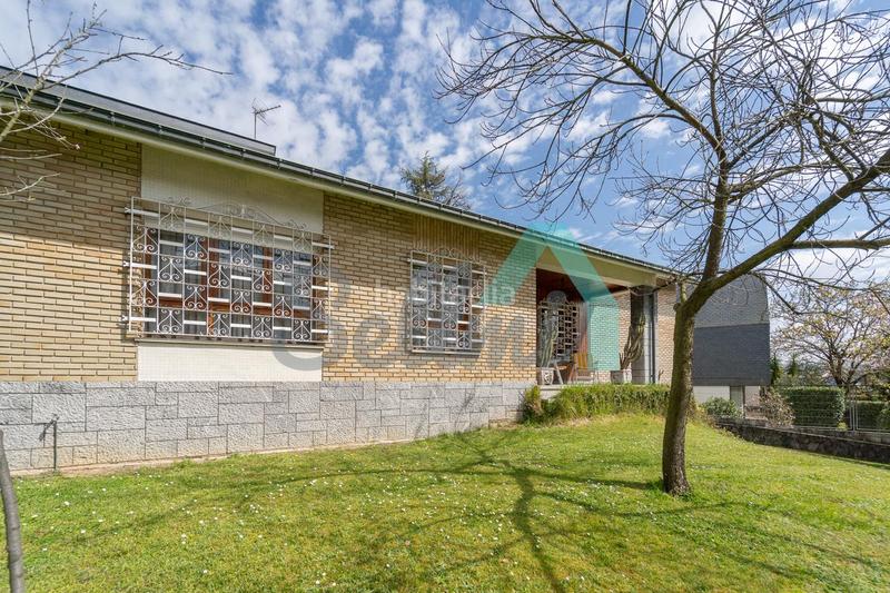 Foto 82f0b6fb-c8de-4c8c-b269-97064ebb3bb8. Location maison avec chauffage parking dans Ciudad Naranco - Prados de La Fuente Oviedo