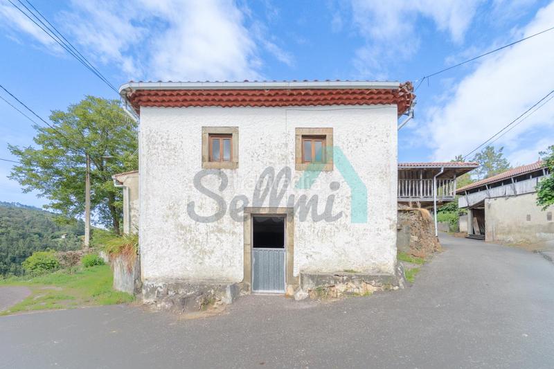 Foto 68822f7a-c18f-4731-a7c9-c6b0c314c19c. Casa aparellada amb calefacció a Valdés