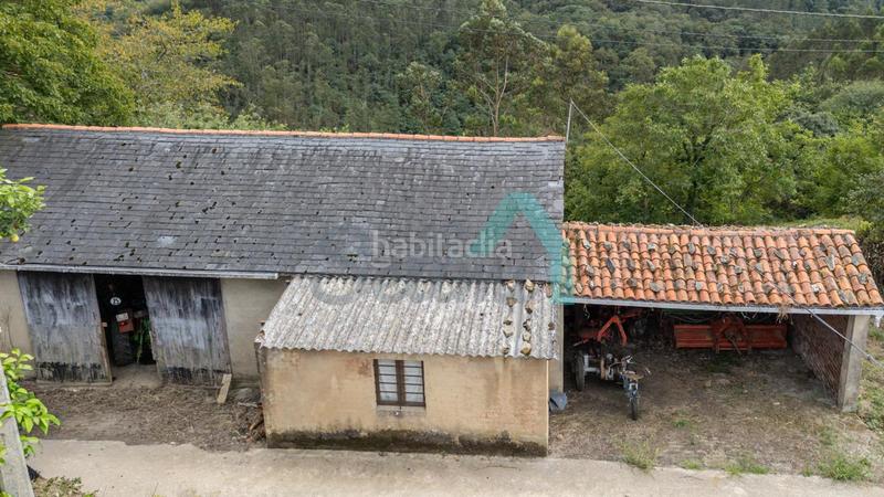 Foto c9ffcce5-164c-496d-ac7e-c522edc3b34c. Casa aparellada amb calefacció a Valdés