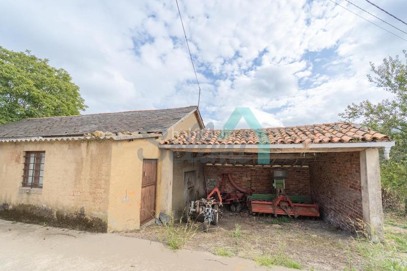 Foto dd2947fc-bcbe-464c-b19d-bb4ef034033e. Casa aparellada amb calefacció a Valdés