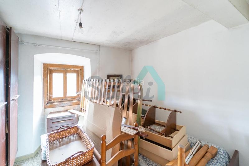 Foto ee248b0e-3038-4be0-97b0-2960b4fb68a2. Casa aparellada amb calefacció a Valdés