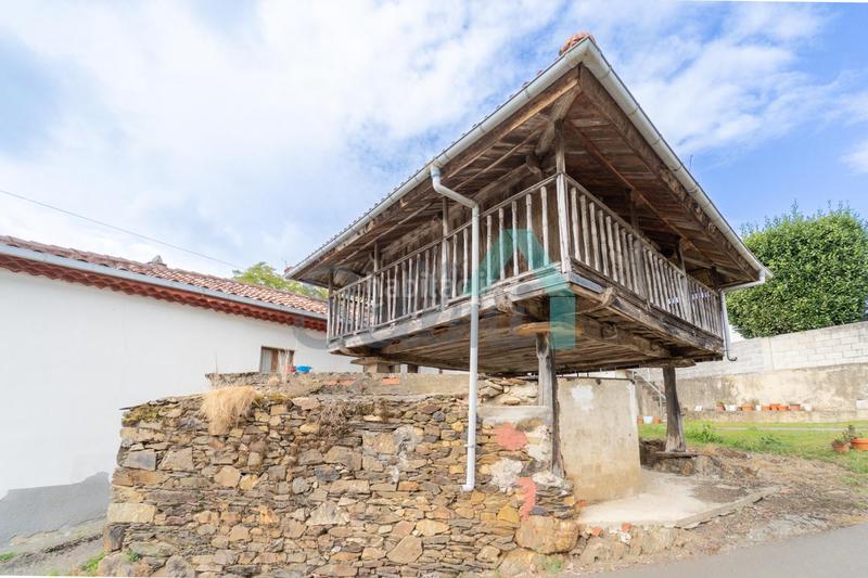 Foto df44f83a-78d2-4ce0-a298-e777ff9acf61. Casa pareada en Valdés